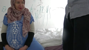 Pregnant turkish woman lets German man cum in her mouth