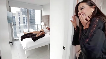 Latin Heat with Esperanza Gomez