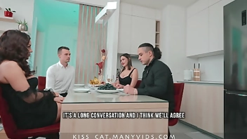 ︎We Fucked Boss's Cheated Wife in Threesome Cuckold Husband Talks to Phone when she Swallow Cum