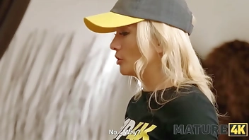 MATURE4K. Living Vibrator D-Efect