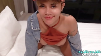 TukTukPatrol Huge Tit Thai Girl Makes Foreigner Cum Hard