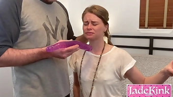 Amateur Girlfriend Extreme Deepthroat with Huge Dildo