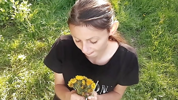 I gave my neighbor flowers, and she thanked me with cunnilingus - Girls fly orgasm