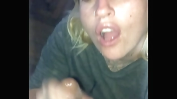 Suck until i explote in her pretty face