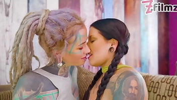 FFM EXTREME ANAL THREESOME with pussy fisting!