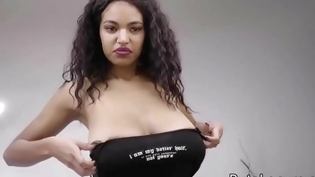 Unas tetas enormes y 12 pollas, Bukkake a Tina Fire