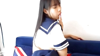 淫蕩的學生妹妹短褲裙（uu添加我V）