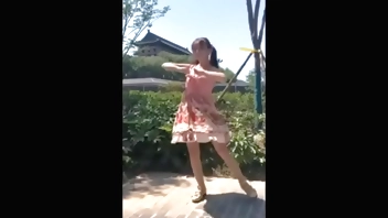 中国网红小鸟酱vip户外裸体跳舞视频流出