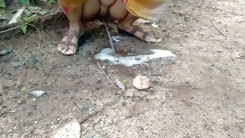 desi aunt nature pissing must watch