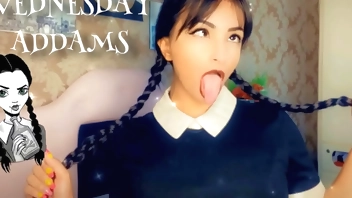 Wandinha Addams Fazendo Ahegao e garganta Profunda - Exxxtra Sloppy Ahegao Deepthroat BJ Wednesday Addams COSPLAY