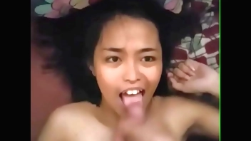Pinay Teen Nag Almusal Ng Tamod