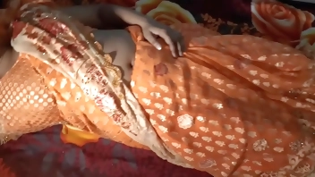 नई नवेली बीवी की एक रात..।