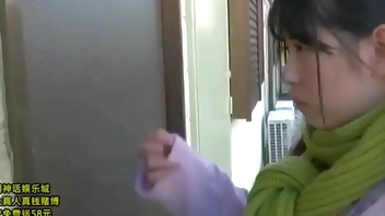 ภรรยาที่มีความสัมพันธ์กับเจ้าของบ้านถูกค้นพบโดยสามีของเธอ