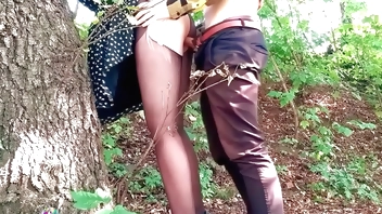 Sexy Teen Deepthroat and Dogging Cock Boyfriend in the Forest