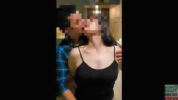 Quiero grabar a mi esposa y hacerla mi actriz porno personal y viral. Encuentro completo Swinger cuckold con su single favorito de polla grande corrida interna con condon.