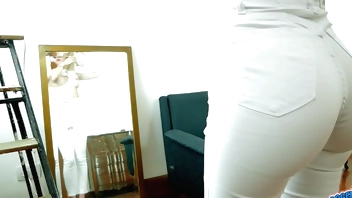 Incredible Ass and Tight Gap with a Huge Pussy on Skinny Blonde!