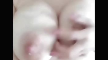 大奶瓶兒 性感成熟的巨乳美少婦 充满奶水的大奶