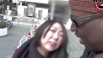 [ぽっちゃり、生フェラ、パイズリ、口内発射 ] 飢えている巨乳持ちの日本人女子○生が黒人のちんこをしゃぶりまくりザーメン飲まされそうに