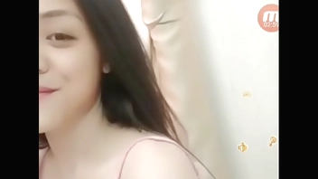Bigo live Vietnam girl nipple slip