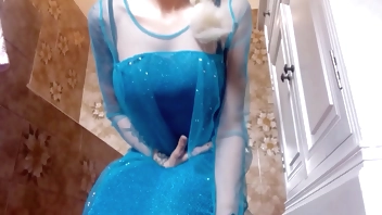 Elsa the ice queen are not very frozen
