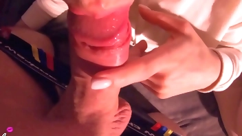 Teen Blowjob Big Cock and Cumshot on Lips - Amateur POV