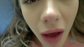 Banging with a super hot amateur (now turned porn model) POV - Namoi Swan