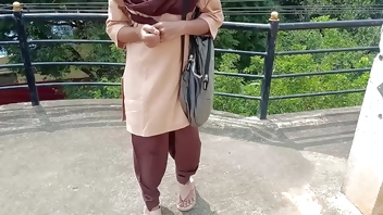 Indian College girl outdoor sex video