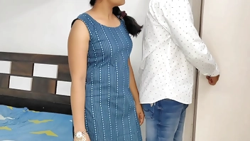 कोमल ने दिवाली पर खुशी से अपनी गांड़ मरवा रही थी