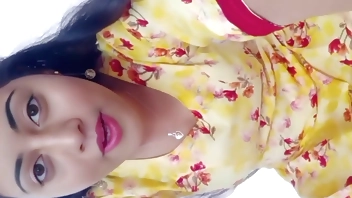 Padosi Bhabhi Ko Baigan Chut Me Daalte Dekh Devar Ne Choda