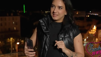 Lena Coxx, brunette coquine qui aime le hard