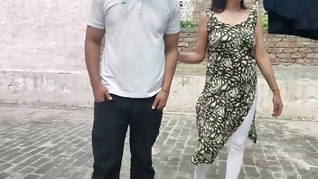 A LOVELY COUPLE DONT CONTROL HERSELF IN OUTDOOR TERRACE SEX