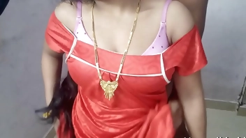 Indian Desi Hot Bhabhi Devar Ki Hindi Me Baat Karte Hue Chudai. Indian Desi Hindi Talking BF Video.