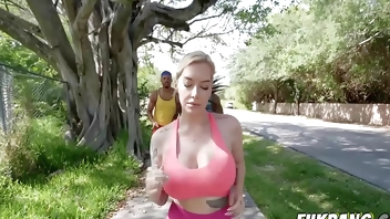 Sexy Babe Spotted By 2 Guys