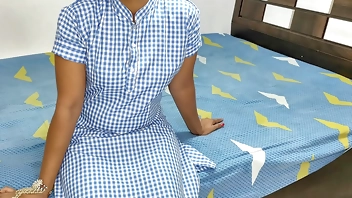 कोमल की बहन फिरसे दसवीं में फैल हो गई अपने ब्वॉयफ्रेंड के पास आ कर बैठ गई