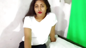 Didi Ne Apne Stepbrother Se Apne Kapde Utarvakar Apni Chudai Karvai full Hardcore Sex