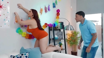 A Very Helpful Stepmom.Natasha Nice / Brazzers/Enter promo code xvpromo at checkout