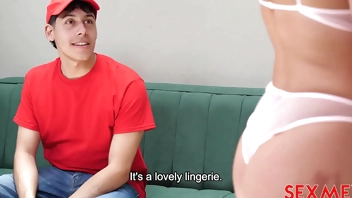 SEXMEX - SHE FUCKS THE DELIVERY GUY . EMILY THORNE