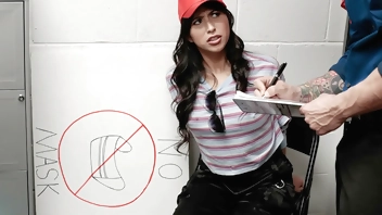 Loss Prevention Officer Gives the Teen Her Chance to Go Free - Pervcop