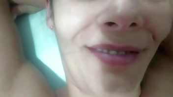 Garoto novinho perdendo a virgindade com minha esposa,ele encheu a buceta dela de porra