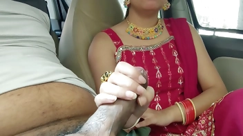 Cute Desi Indian Beautiful Bhabhi Gets Fucked with Huge Dick in car outdoor risky public sex.