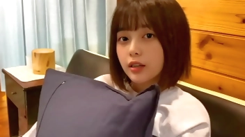 「ねぇ。今からエッチしたい…」可愛い顔して性欲旺盛な彼女に言われて沢山彼女のおまんこに精子をどくどく注入しました。