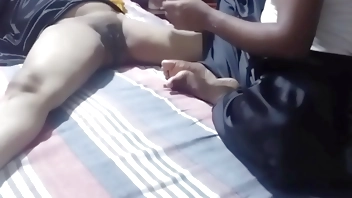 ভাবির গুদে চুলকানি তাই দেবর গুদে মলম লাগিয়ে দিচ্ছে