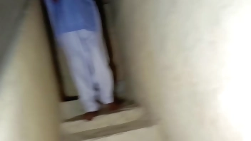 पहली बार दोस्त कि बहन को स्कूल मे प्यार किया