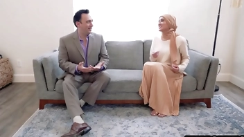 Muslim girl hooks up with american guy