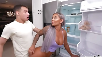 StepSis Loves A Party