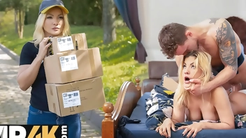 MATURE4K. Living Vibrator D-Efect