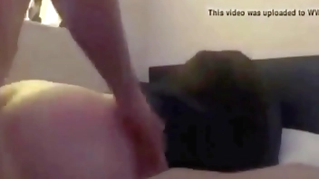 Cogiendo a mi novia de perrito