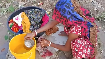 Desitopten kapde do rahi bhauji ki ghar me jakar anal sex videos