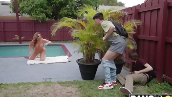 In Richelle Ryan Backyard Chris Lockwood, Ethan Seeks