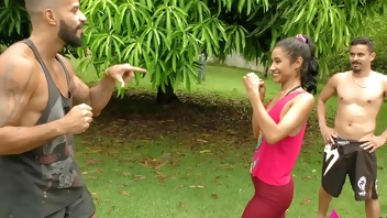 Perva safada Niara Pessanha pediu aula particular e fez DP no meio do parque!